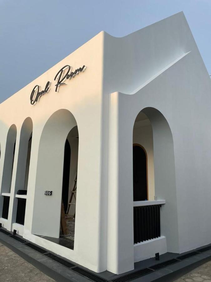 Hotel Besar Пурвокерто Екстериор снимка