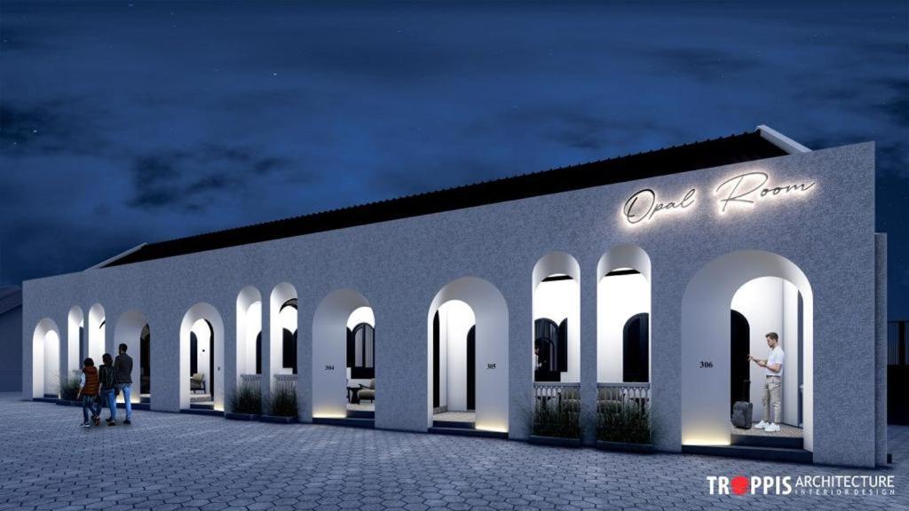 Hotel Besar Пурвокерто Екстериор снимка