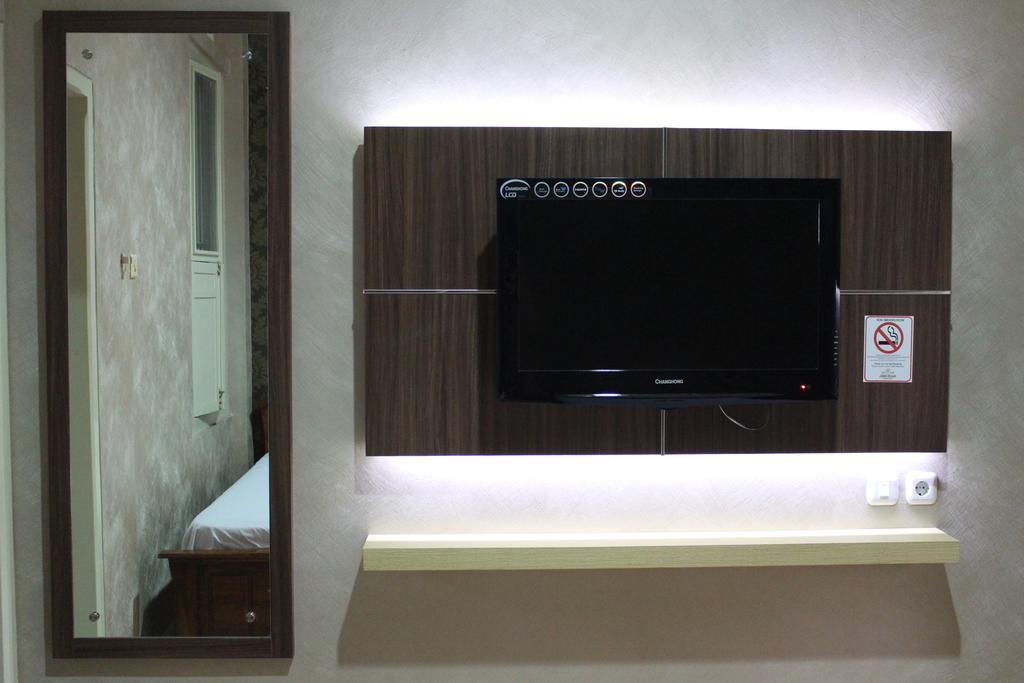 Hotel Besar Пурвокерто Екстериор снимка